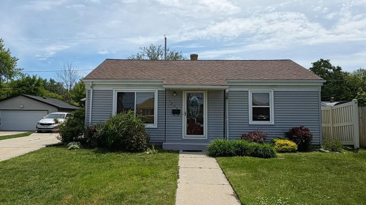 1225 Lombard Ave, Racine, WI 53402