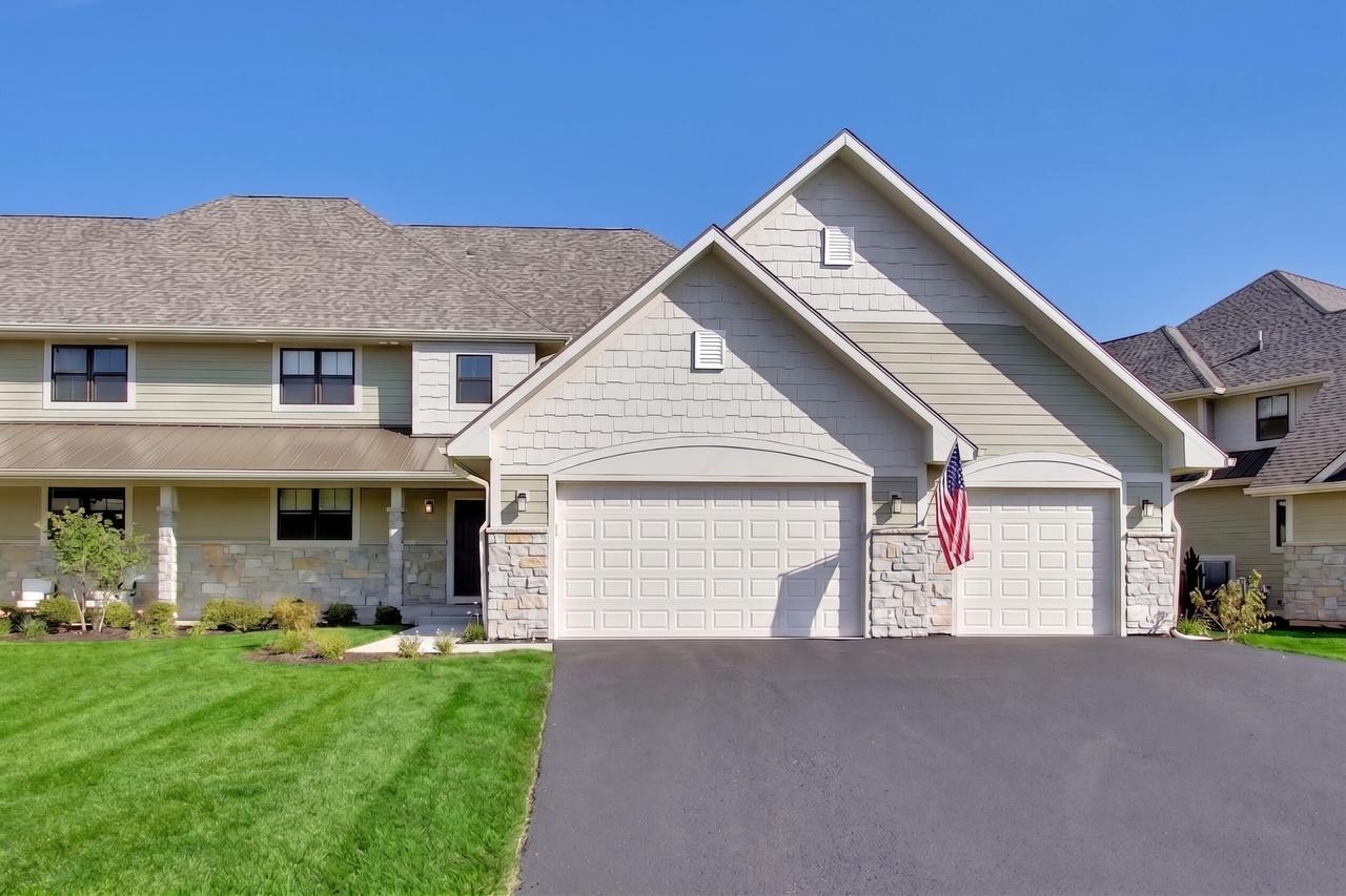 694 Eagleton Dr #34, Geneva, WI 53147
