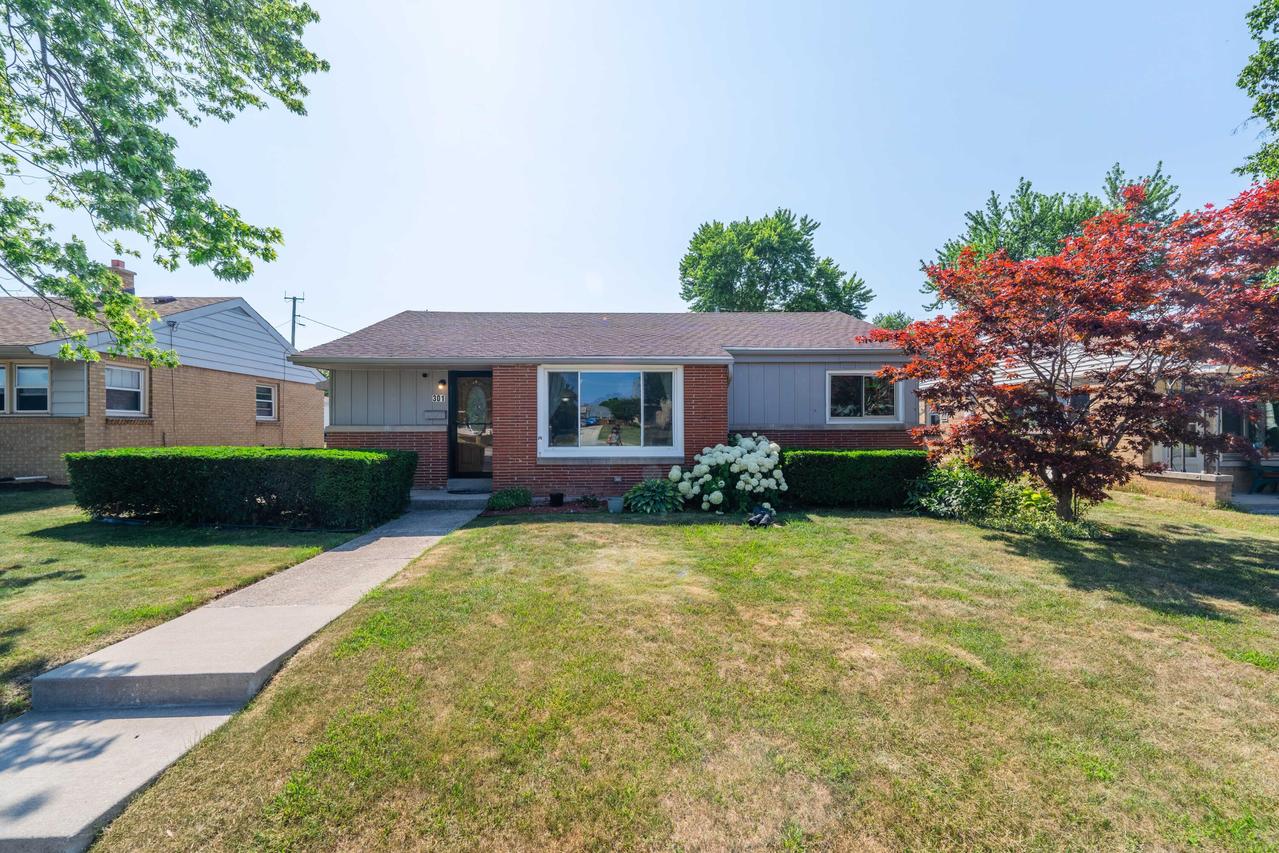 301 S 92nd St, Milwaukee, WI 53214