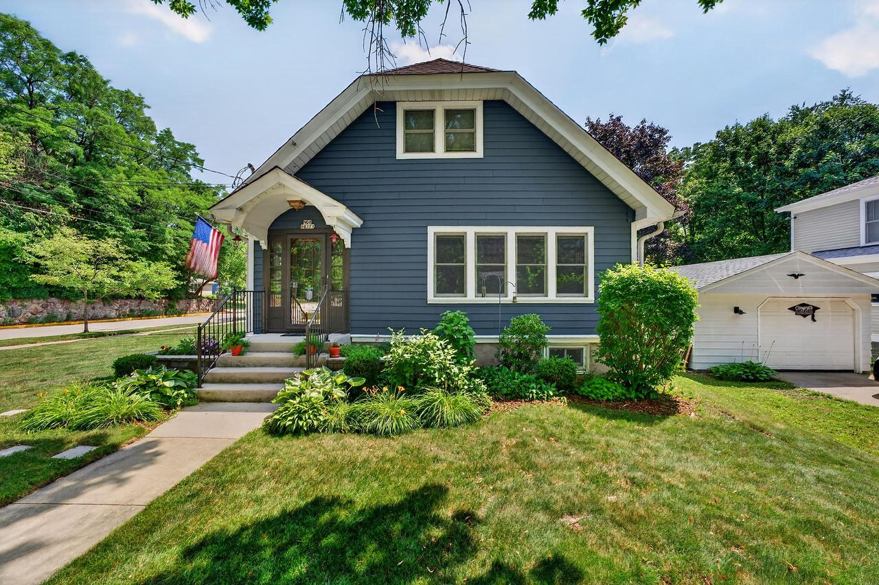 N69W6171 Bridge Rd, Cedarburg, WI 53012