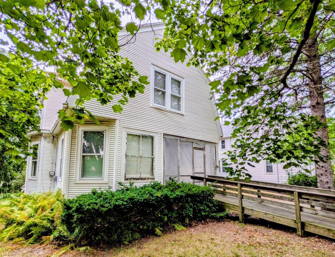 1004 Whitewater Ave, Fort Atkinson, WI 53538