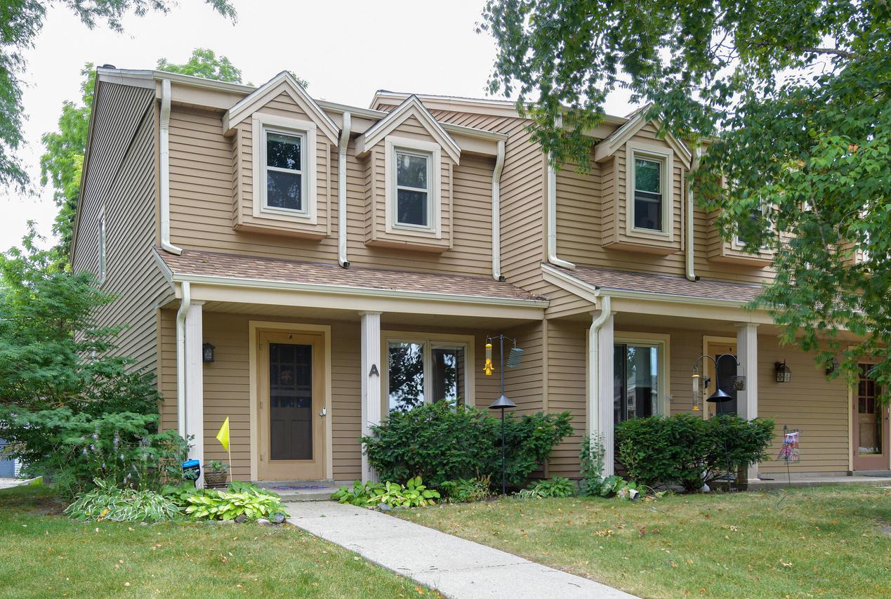 2101 Woodburn Rd #A, Waukesha, WI 53188