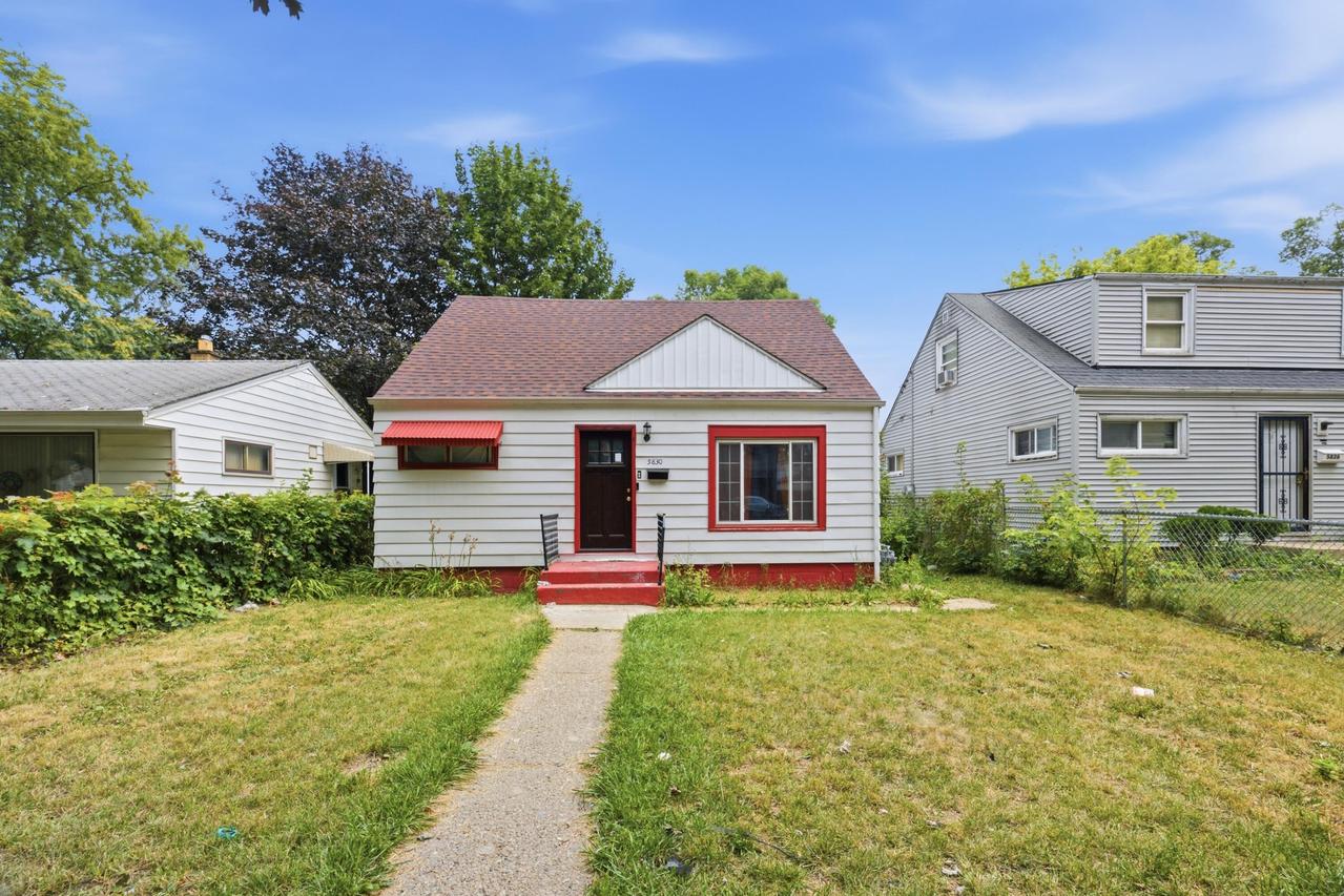 5830 N 66th St, Milwaukee, WI 53218