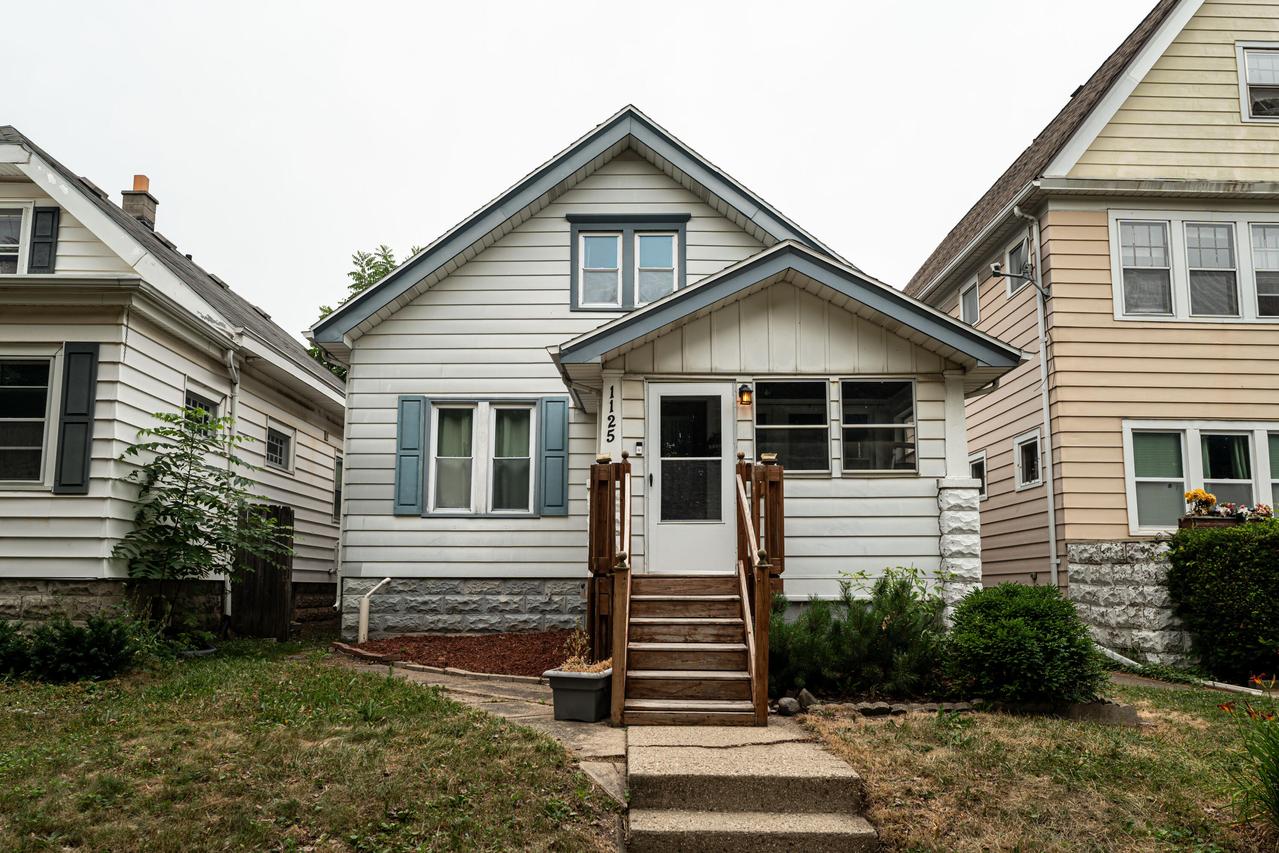 1125 S 56th St, West Allis, WI 53214