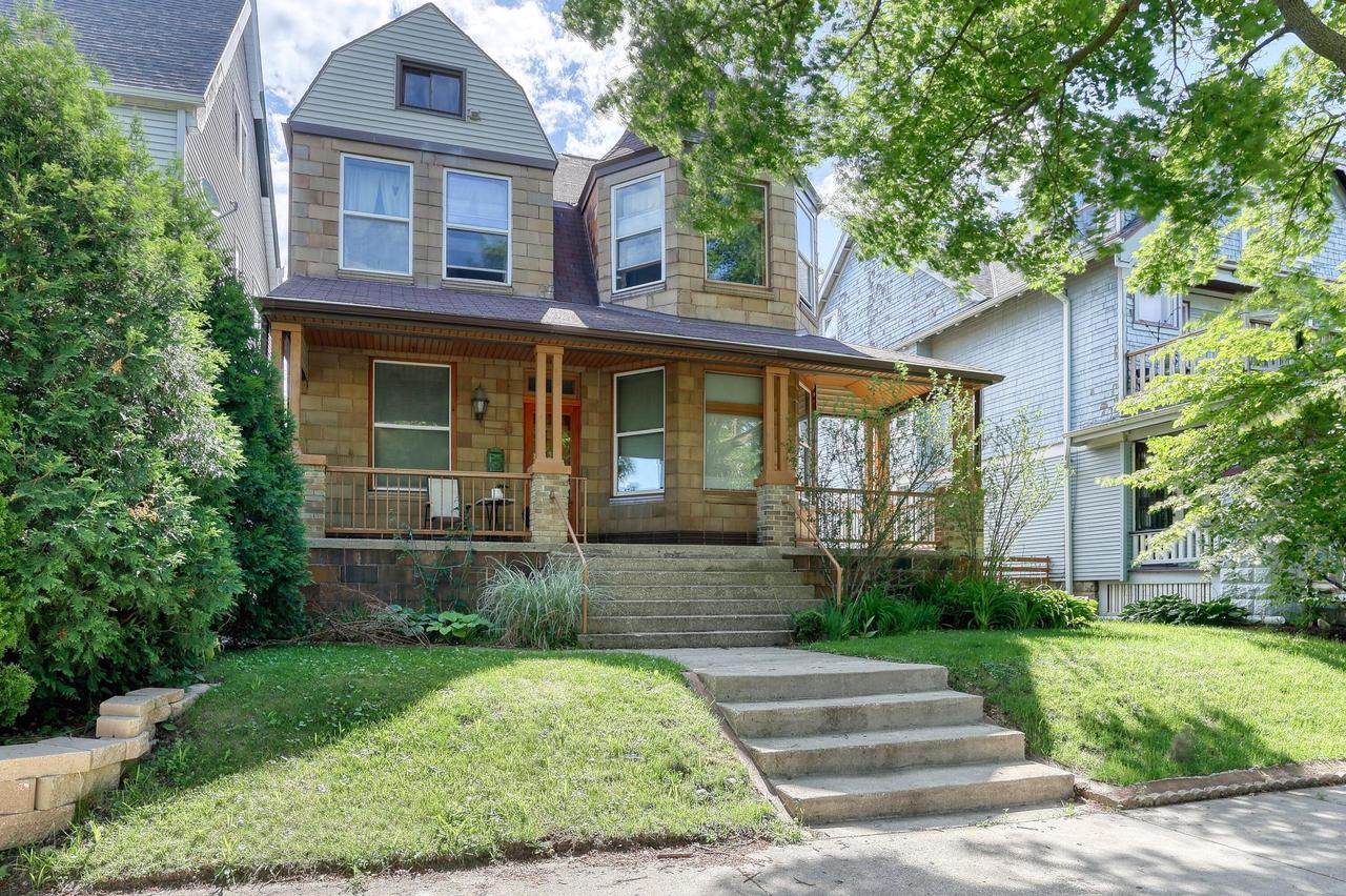 546 N 32nd St, Milwaukee, WI 53208