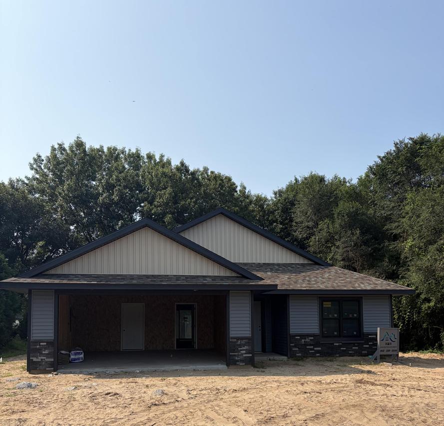 906 Jackpine Dr, Holmen, WI 54636