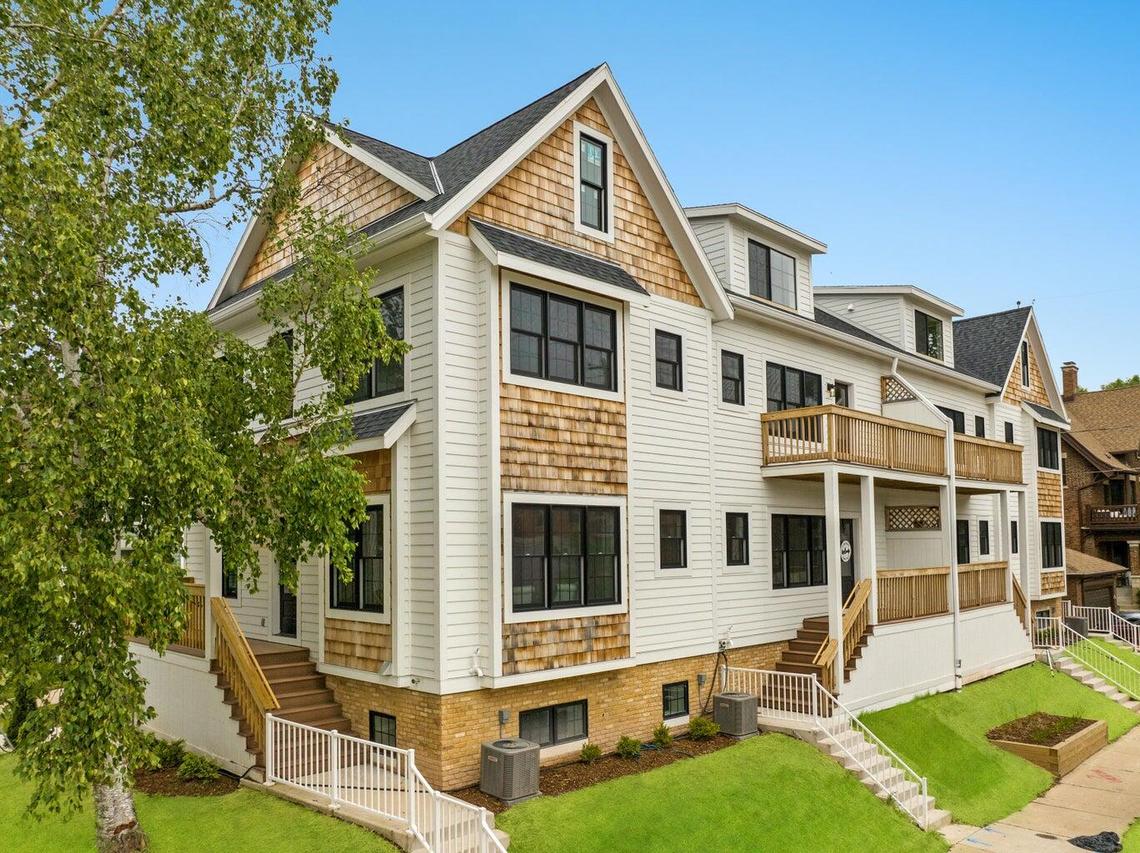 2604 E Park Pl ##1, Milwaukee, WI 53211