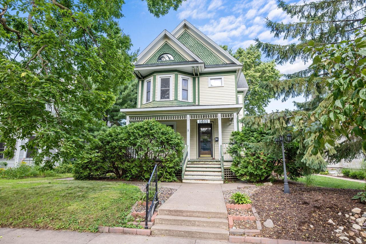 1611 Wood St, La Crosse, WI 54603