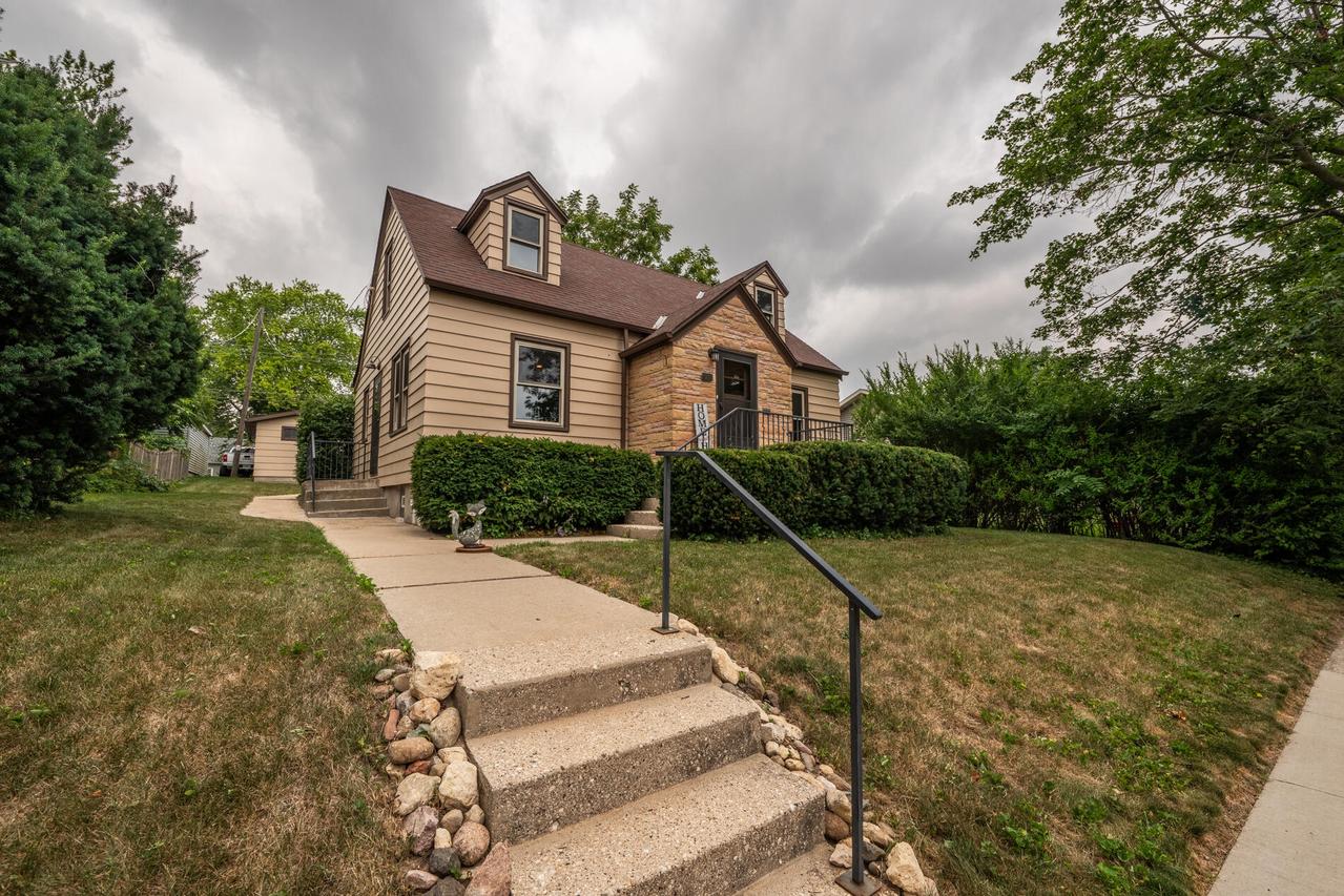 316 S 11th Ave, West Bend, WI 53095