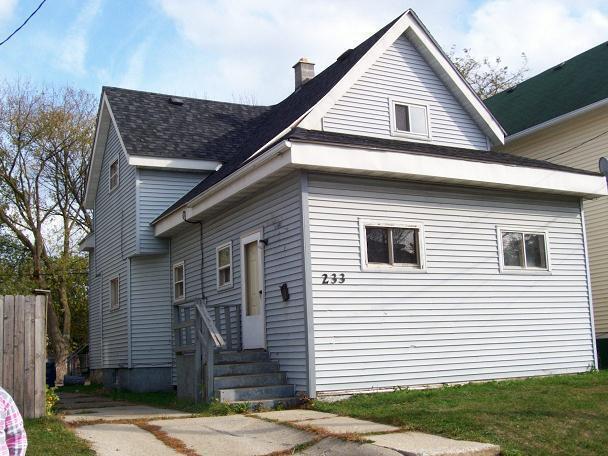 233 Howland Ave, Racine, WI 53404