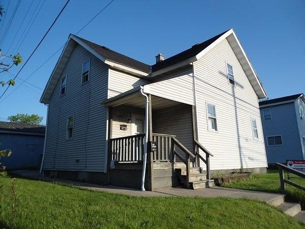 922 N Memorial Dr, Racine, WI 53404