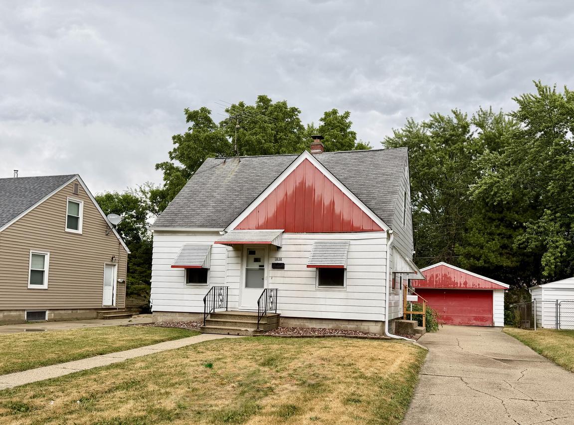 3030 S 55th St, Milwaukee, WI 53219