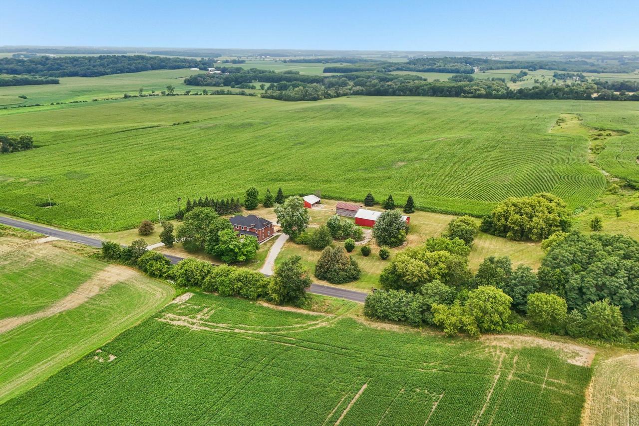 W12242 Clarkson Rd, Portland, WI 53594