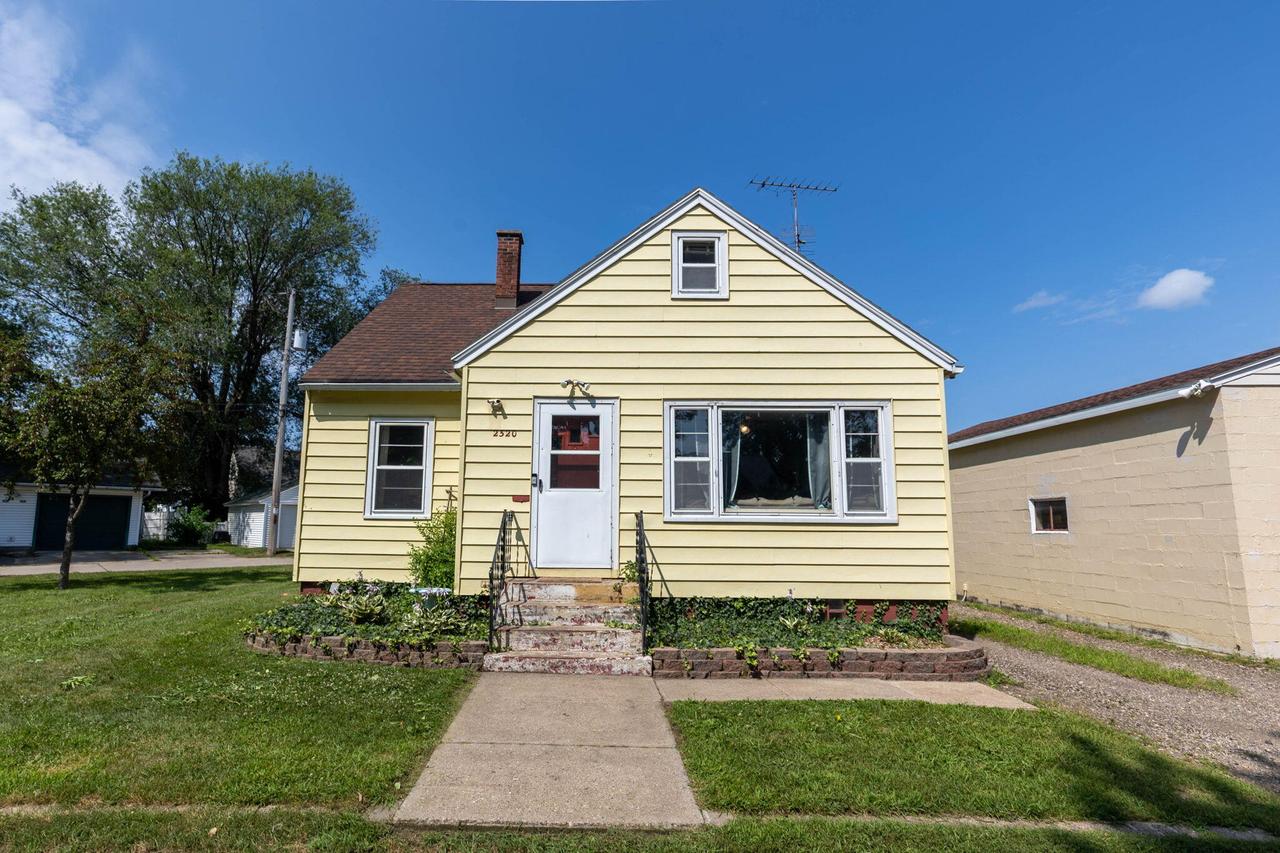2520 15th Pl, La Crosse, WI 54601