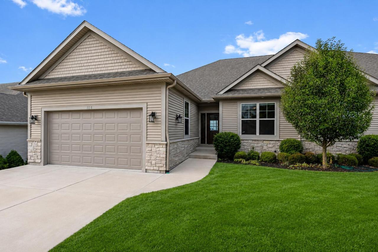 460 S Stone Ridge, Lake Geneva, WI 53147