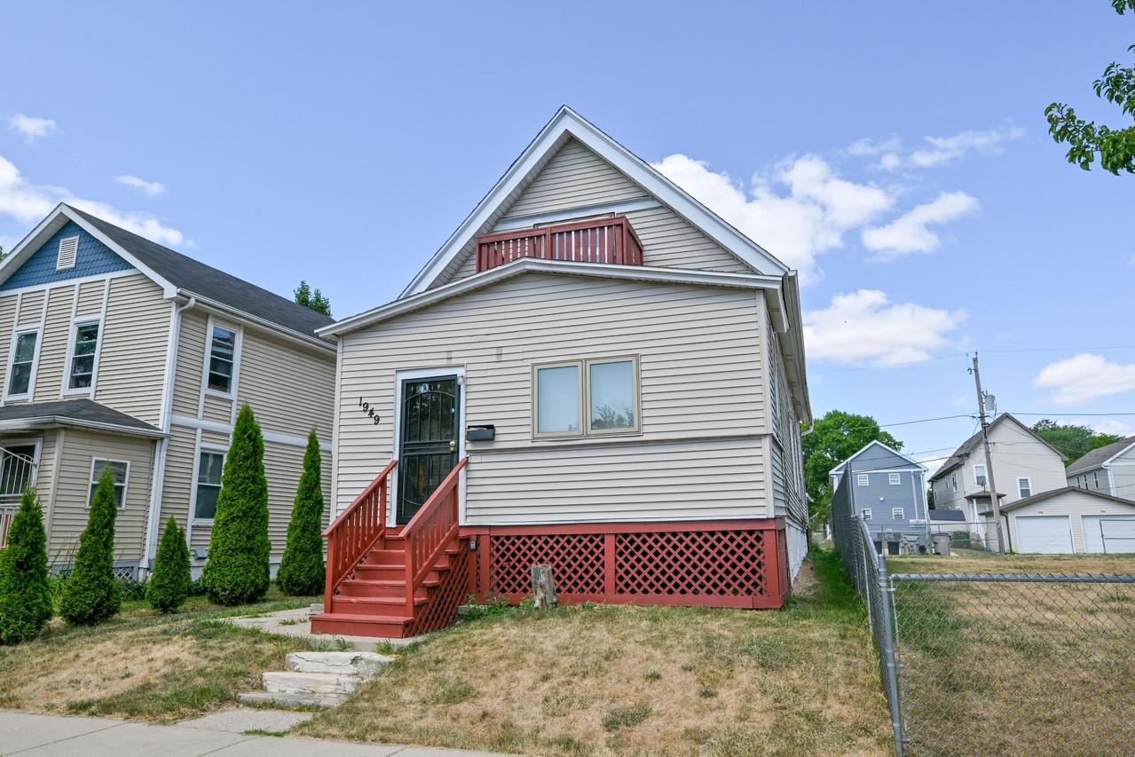 1949 N 25th St, Milwaukee, WI 53205