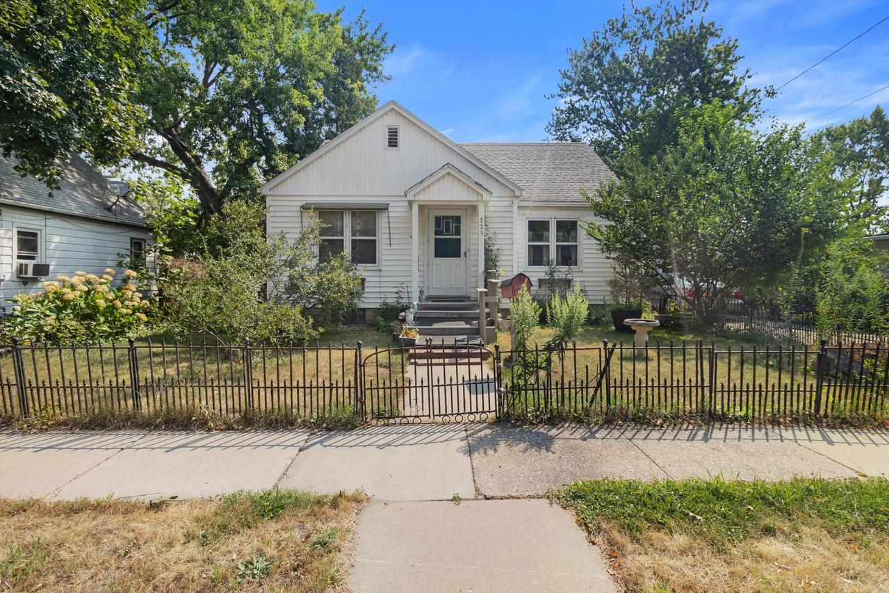 225 Fremont St, Watertown, WI 53098