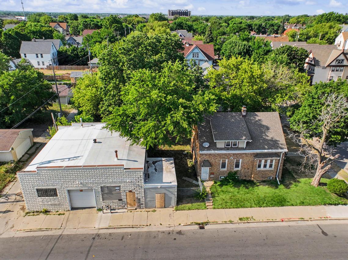 3103 N 28th St, Milwaukee, WI 53216
