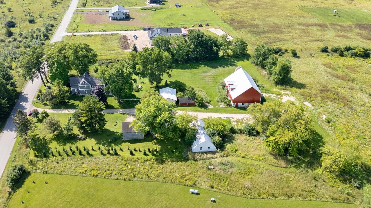 1615 Ulao Pkwy, Grafton, WI 53024