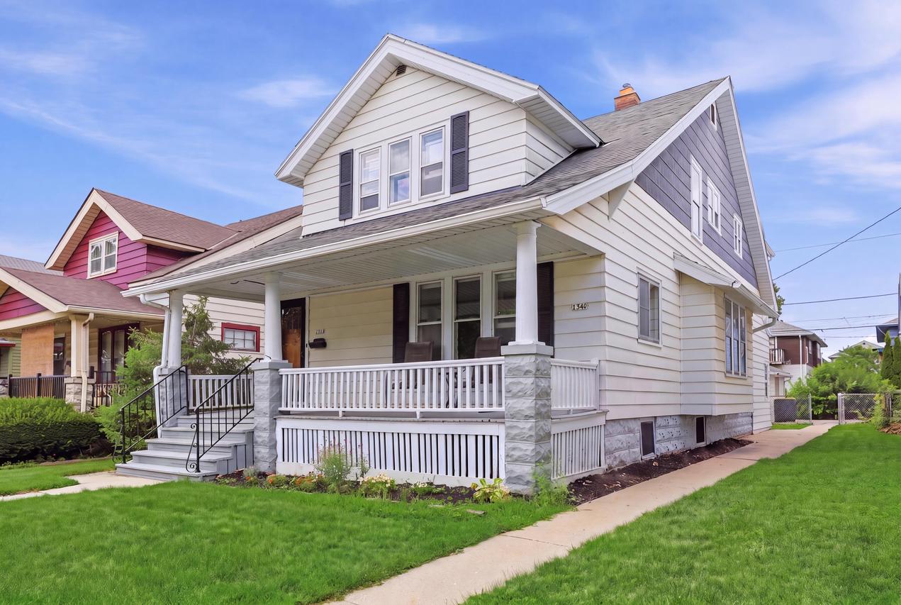 1338 S 76th St, West Allis, WI 53214