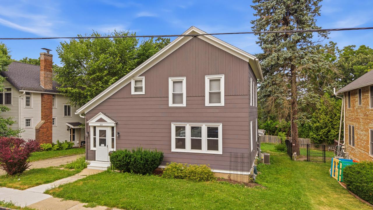 204 N Vita Ave, Beaver Dam, WI 53916