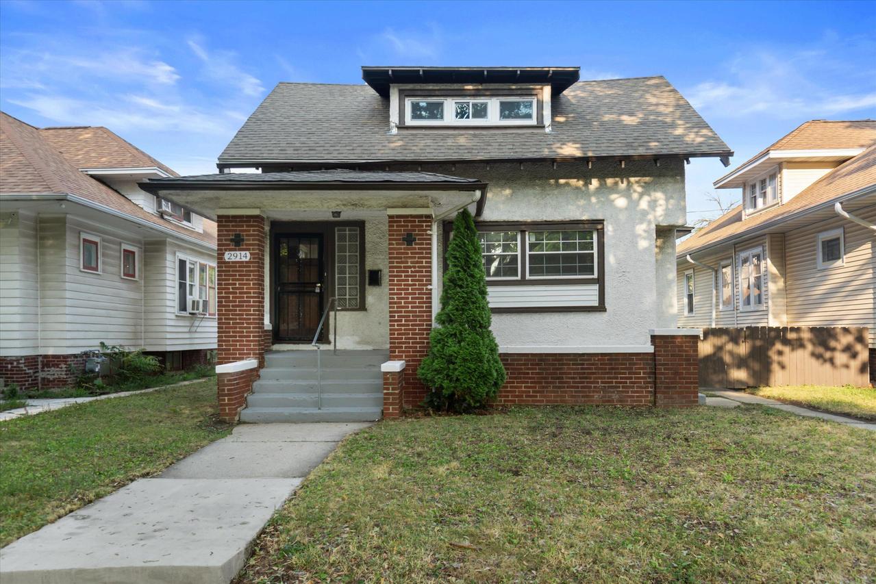 2914 N 41st St, Milwaukee, WI 53210