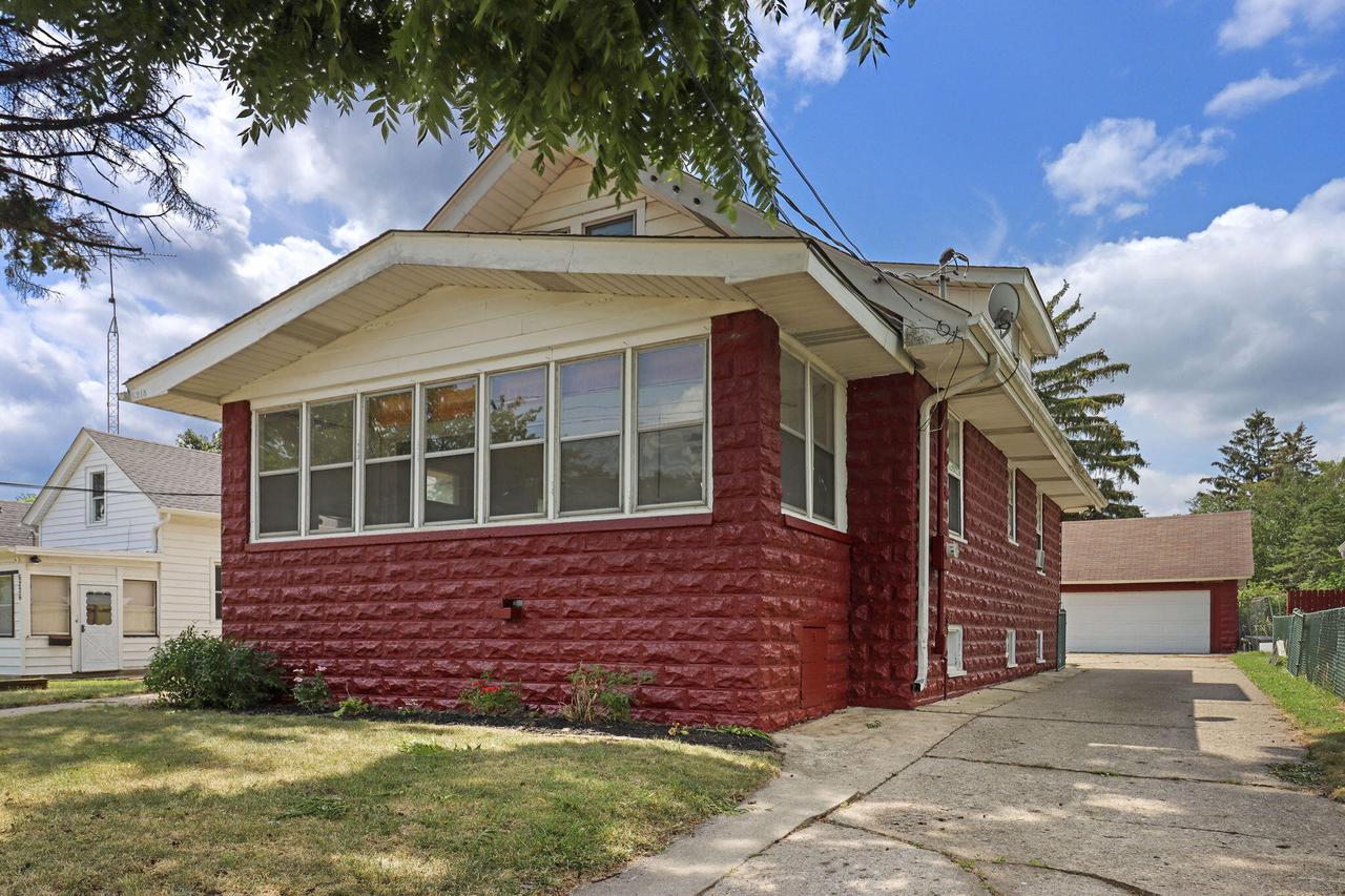 6218 35th Ave #1/2, Kenosha, WI 53142