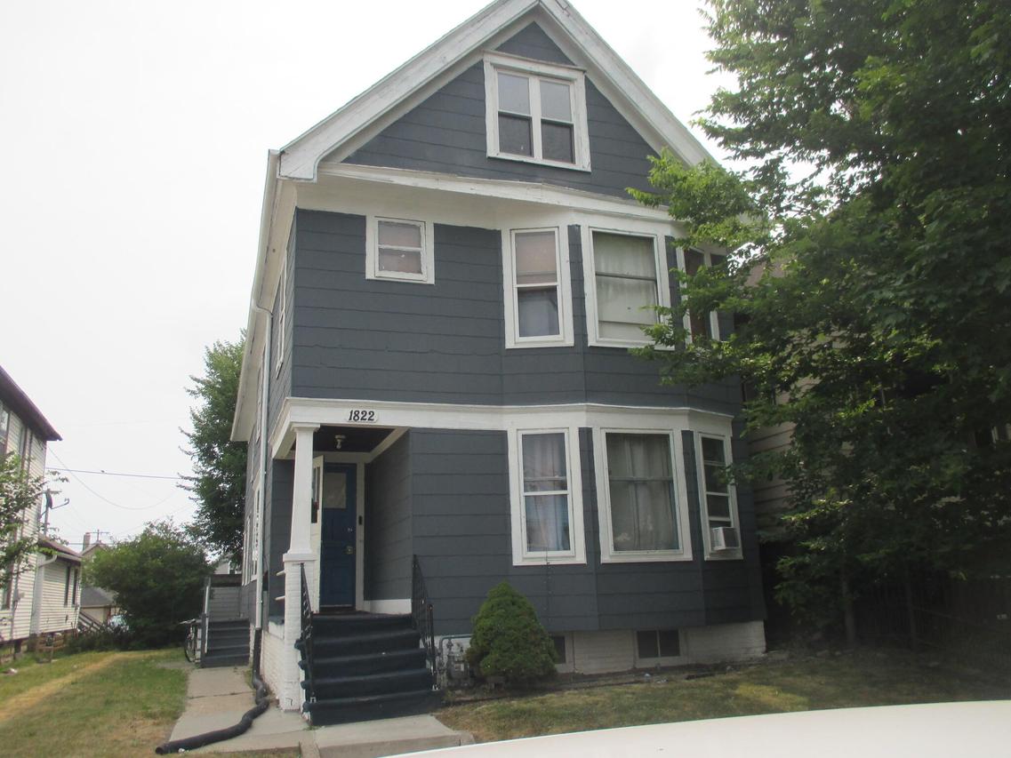 1822 S 10th St, Milwaukee, WI 53204