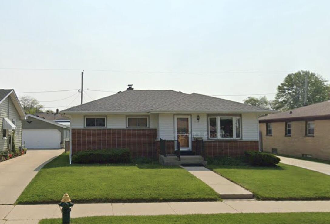 2135 Golf Ave, Racine, WI 53404