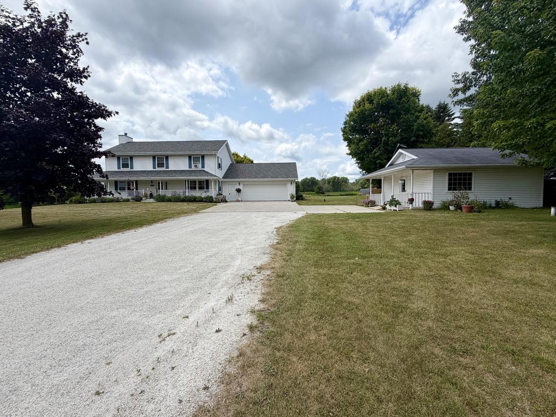 9834 Parkway Ln, Kossuth, WI 54247