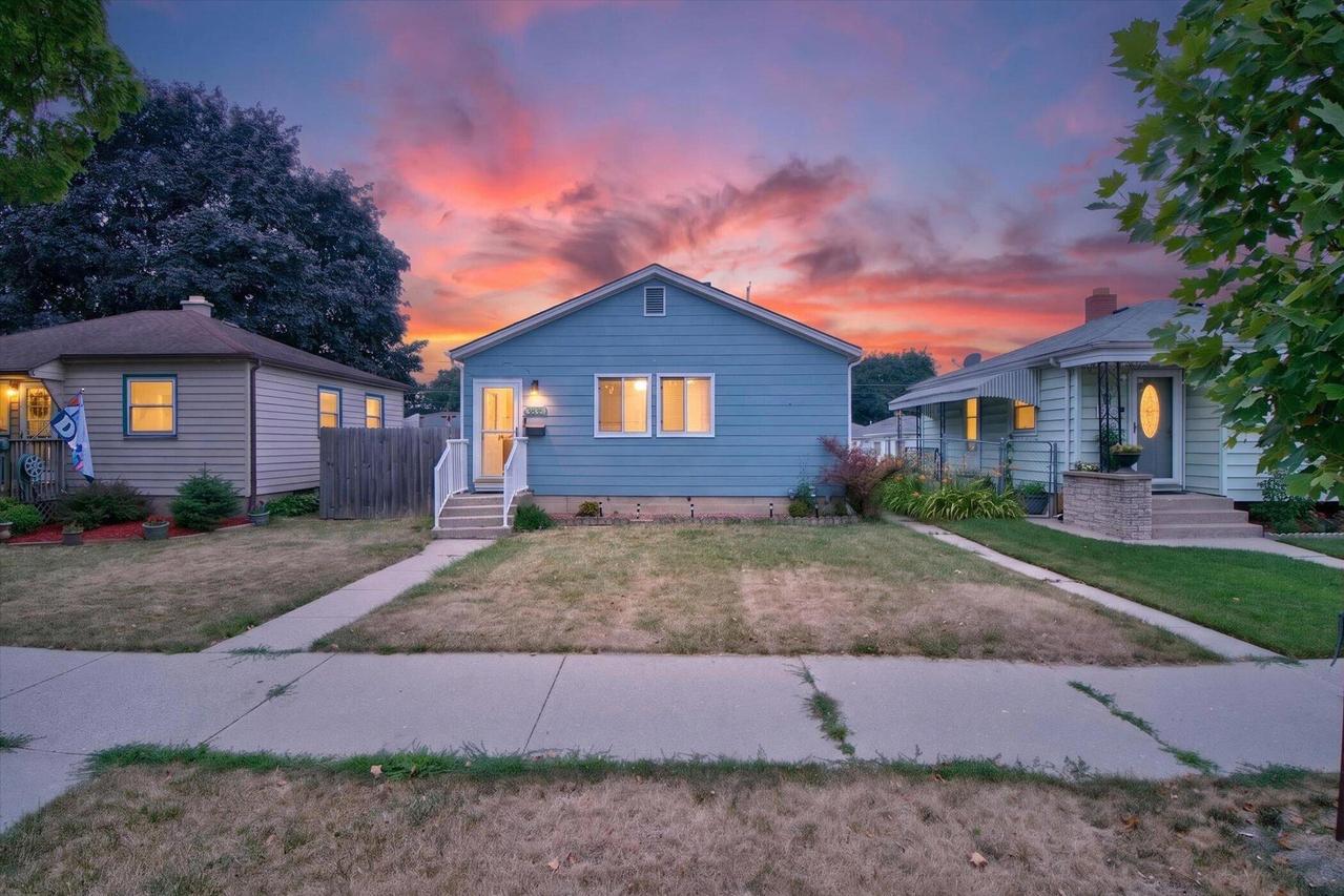 3835 S 17th St, Milwaukee, WI 53221