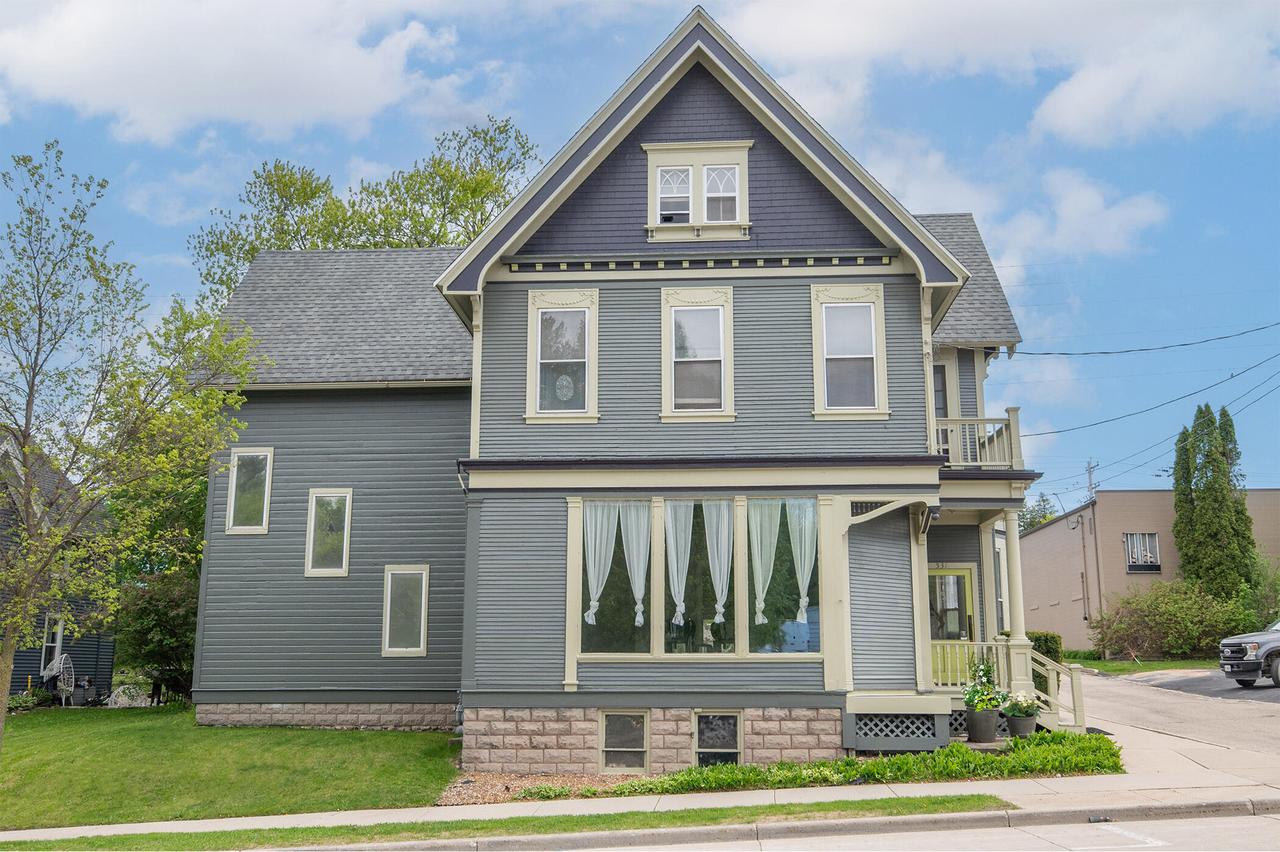 531 W Grand Ave, Port Washington, WI 53074