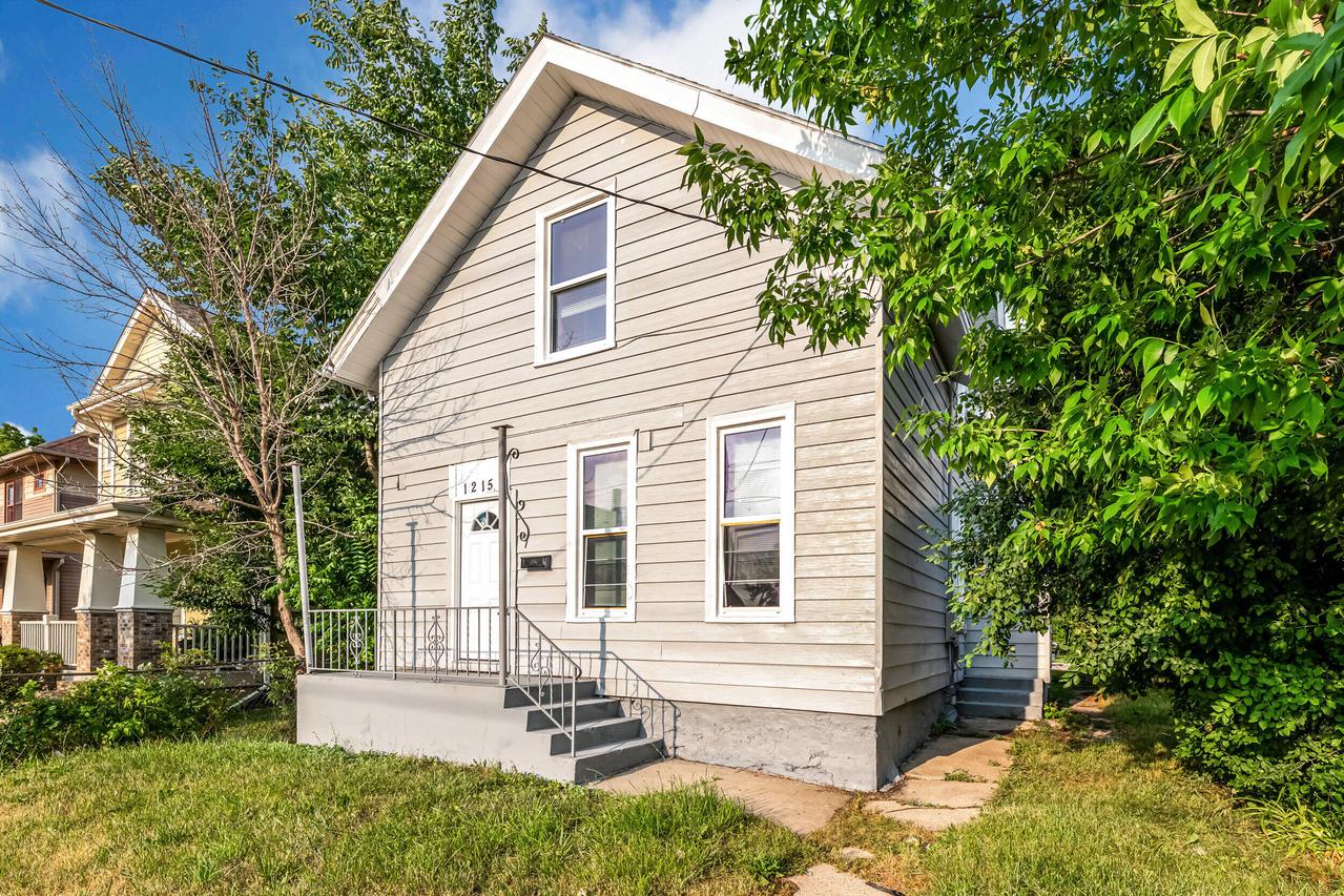 1215 Racine St, Racine, WI 53403
