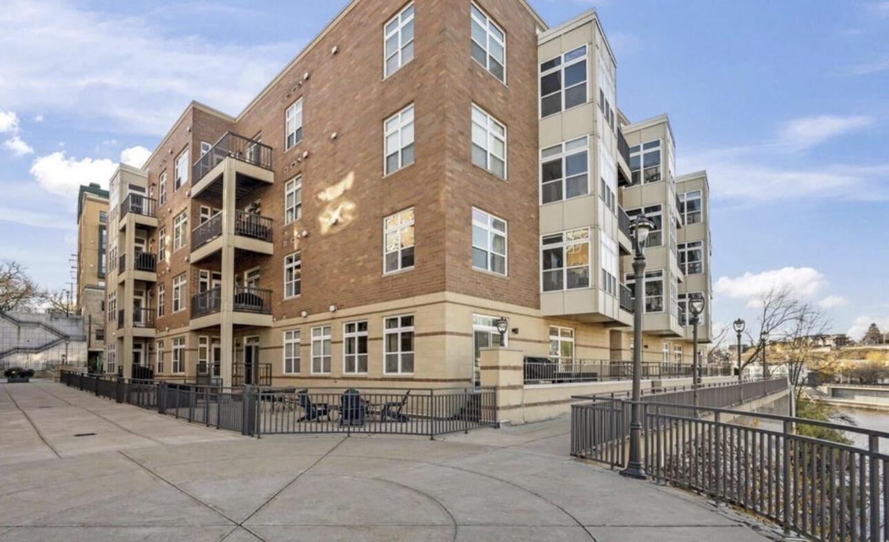 1905 N Water St #100, Milwaukee, WI 53202