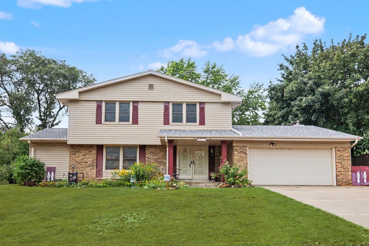 2420 Saratoga Rd, Waukesha, WI 53186