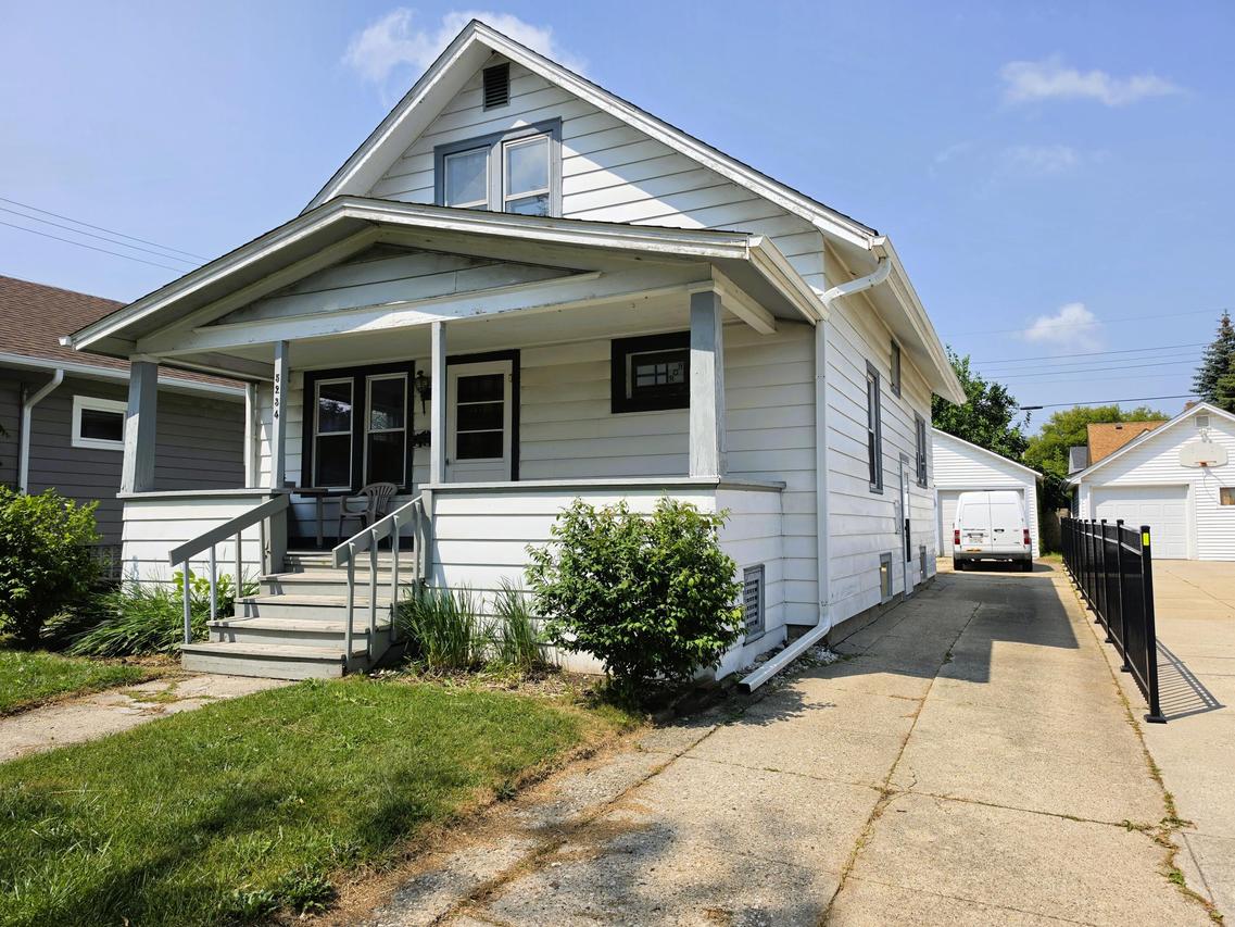 5234 33rd Ave, Kenosha, WI 53144