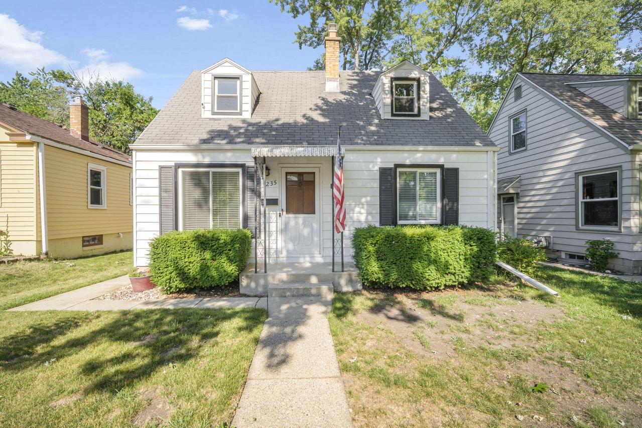 3235 N 88th St, Milwaukee, WI 53222