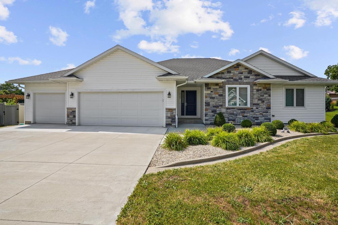 3909 16th Pl, Kenosha, WI 53144