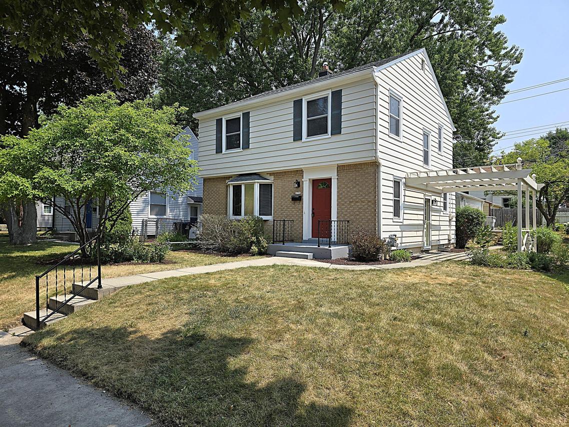 3756 N 100th St, Milwaukee, WI 53222