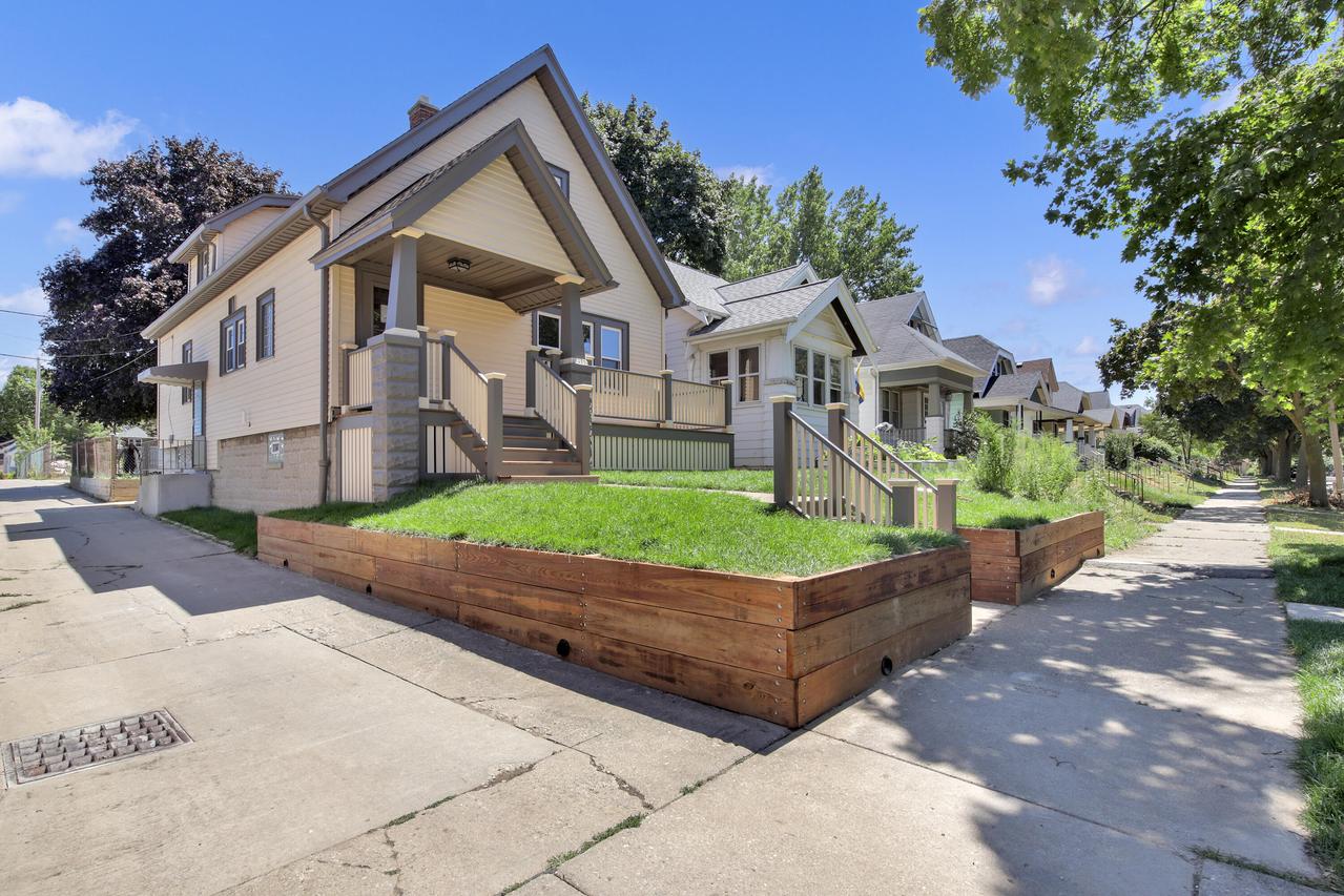 3480 N Bremen St, Milwaukee, WI 53212