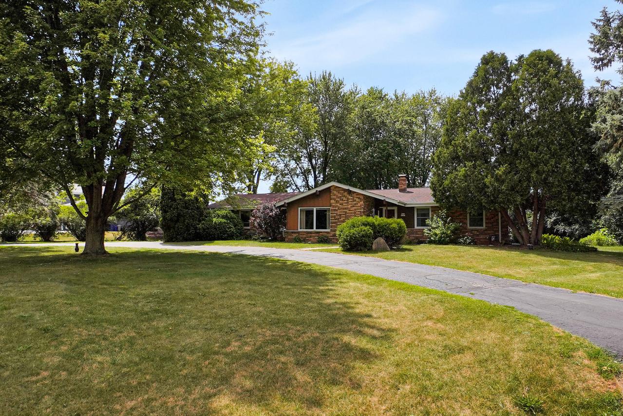 W224N5025 East View, Lisbon, WI 53089