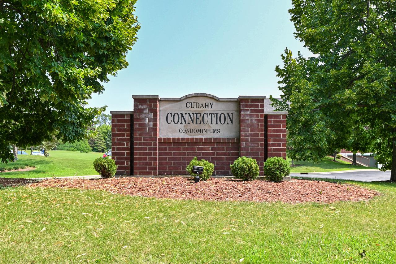 6000 S Buckhorn Ave #112, Cudahy, WI 53110