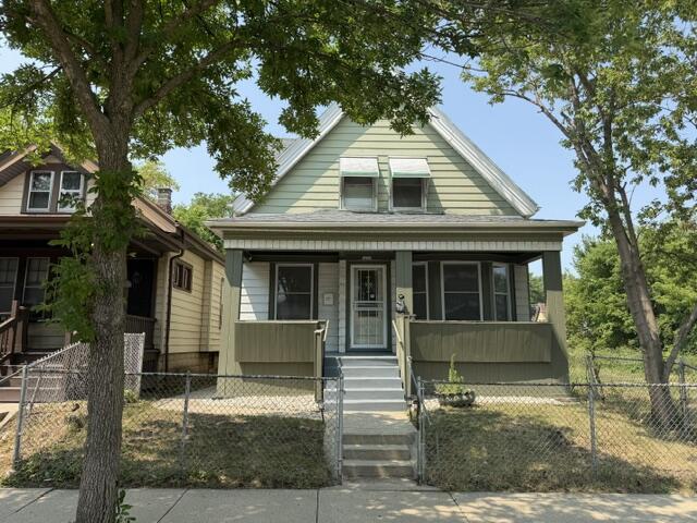 3257 N 25th St, Milwaukee, WI 53206