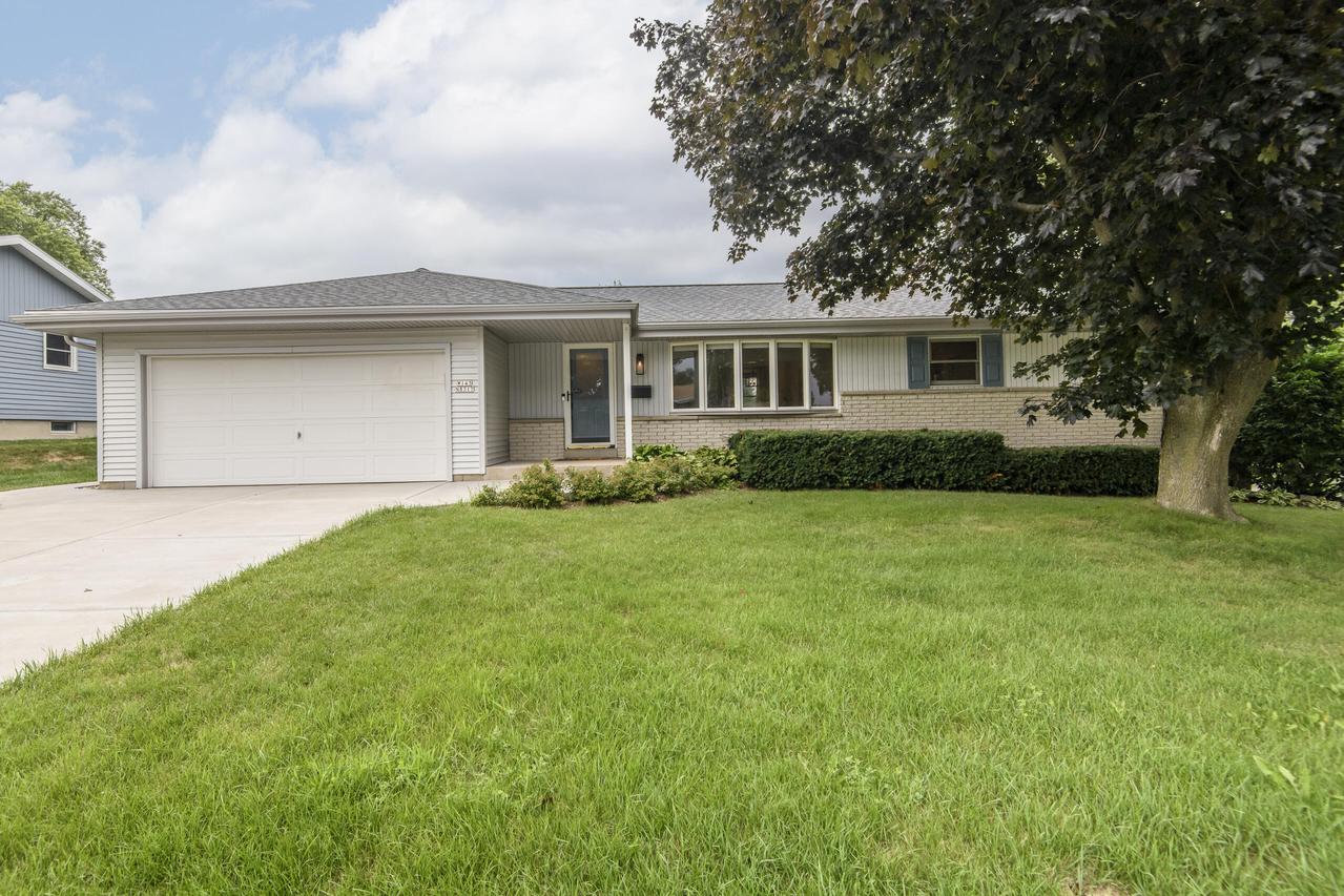 W143N8317 Oxford St, Menomonee Falls, WI 53051