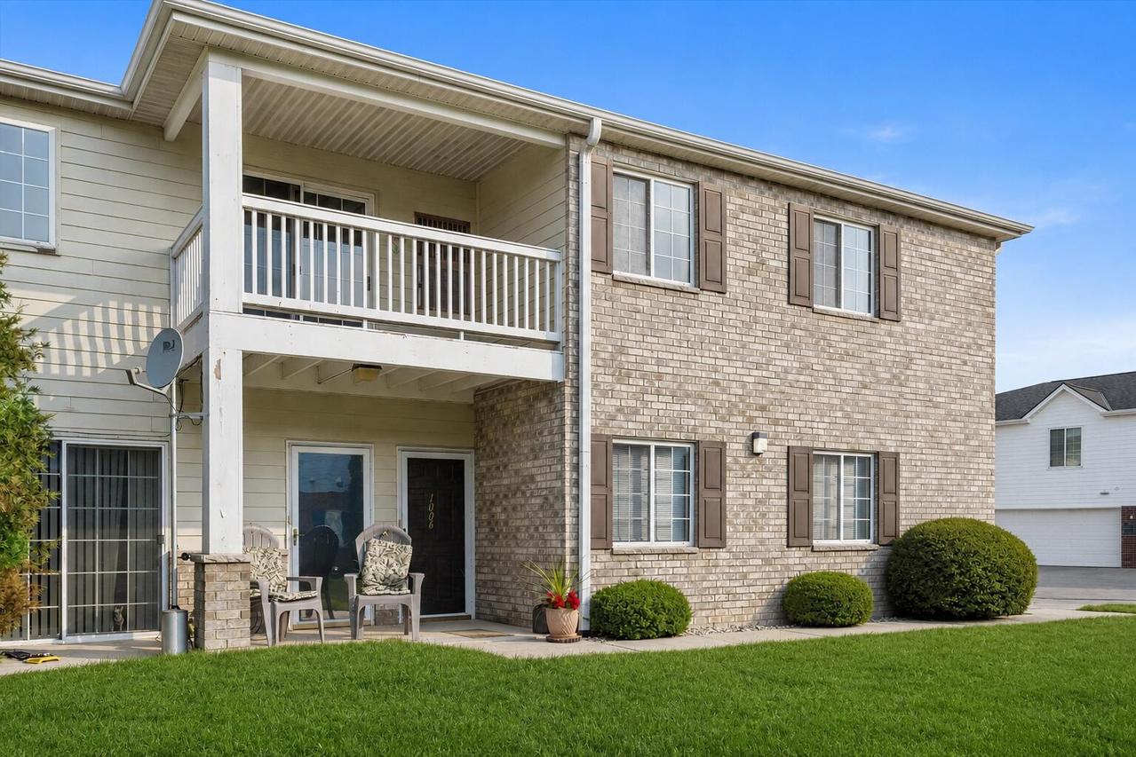 837 Boulder Trl #1006, Mount Pleasant, WI 53406