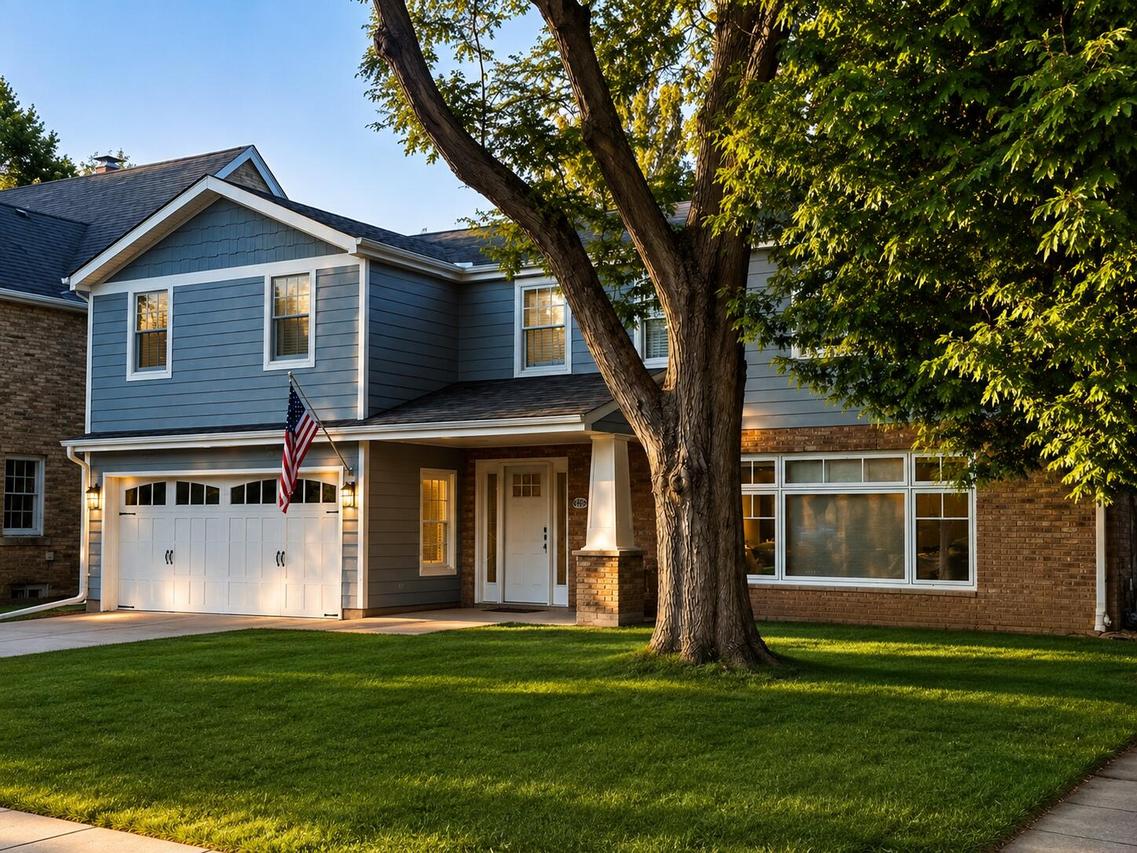 5109 N Woodburn St, Whitefish Bay, WI 53217