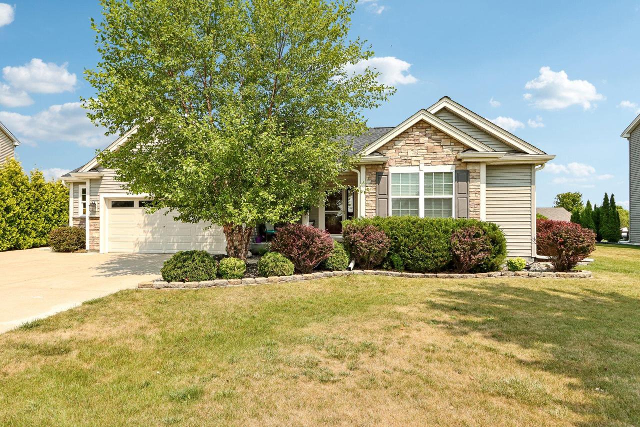 N8042 N Timber Ridge, Ixonia, WI 53036