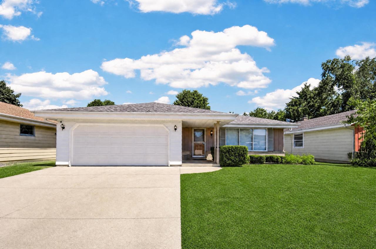 7911 32nd Ave, Kenosha, WI 53142