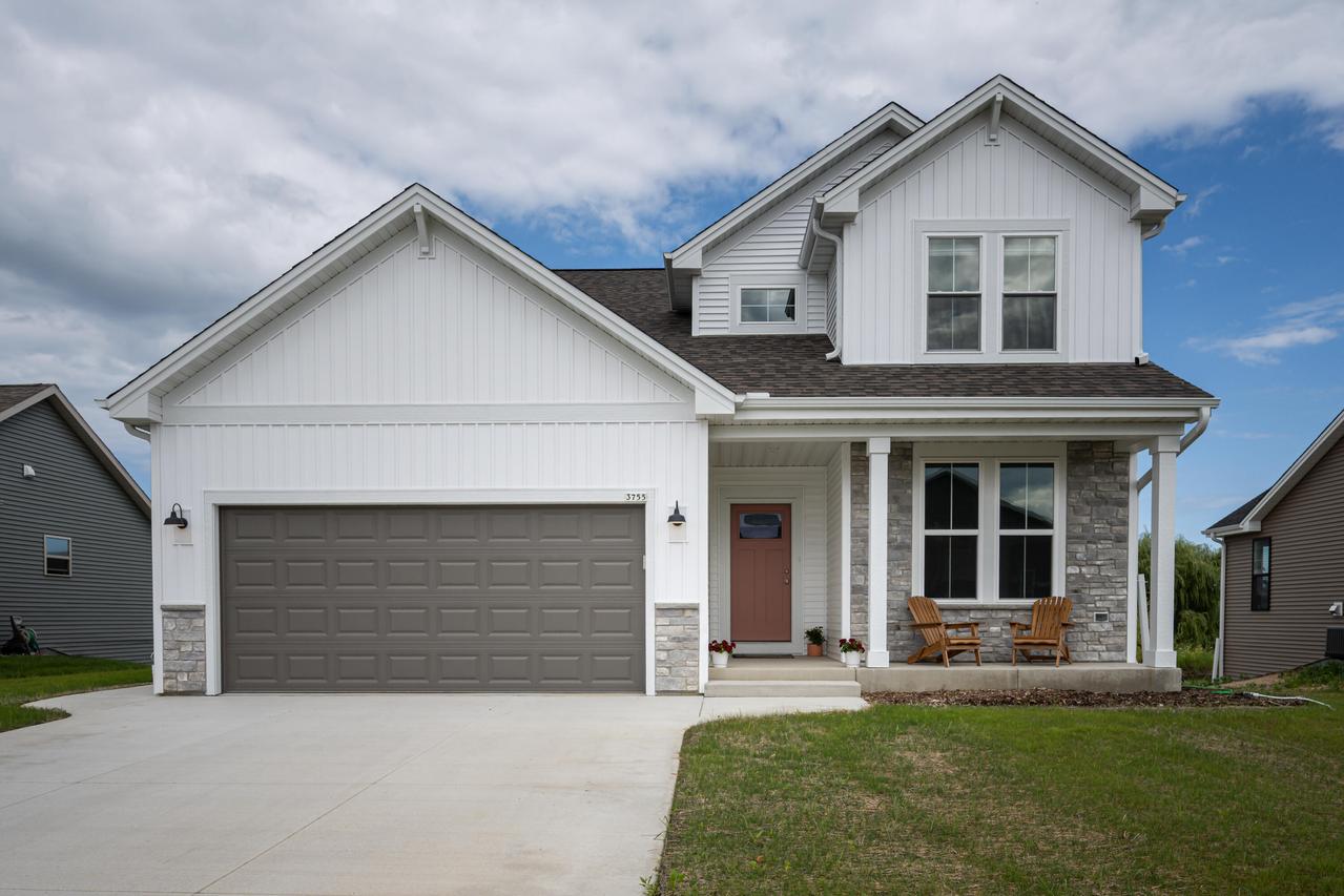 3755 Perennial Pkwy, Caledonia, WI 53126