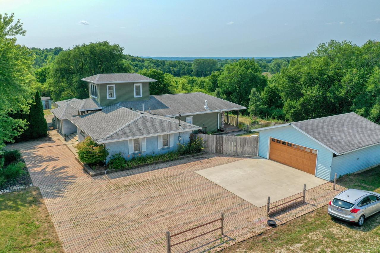 S73W23970 National Ave, Vernon, WI 53103